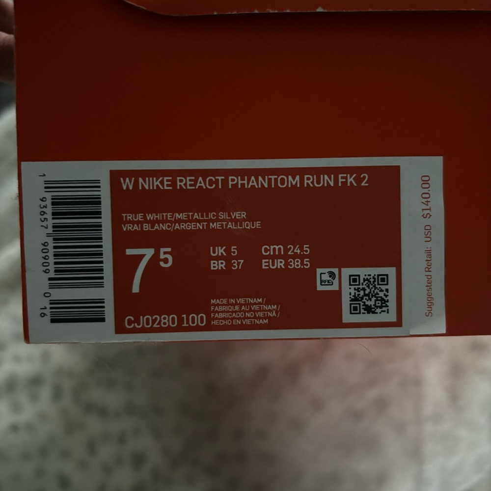 NWB Nike React Phantom Run Flyknit 2 (Wmns) - Picture 2 of 9